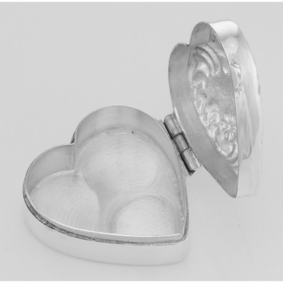 Victorian Style Heart Shaped Keepsakes / Pill Box / Pillbox - Sterling Silver - X-256